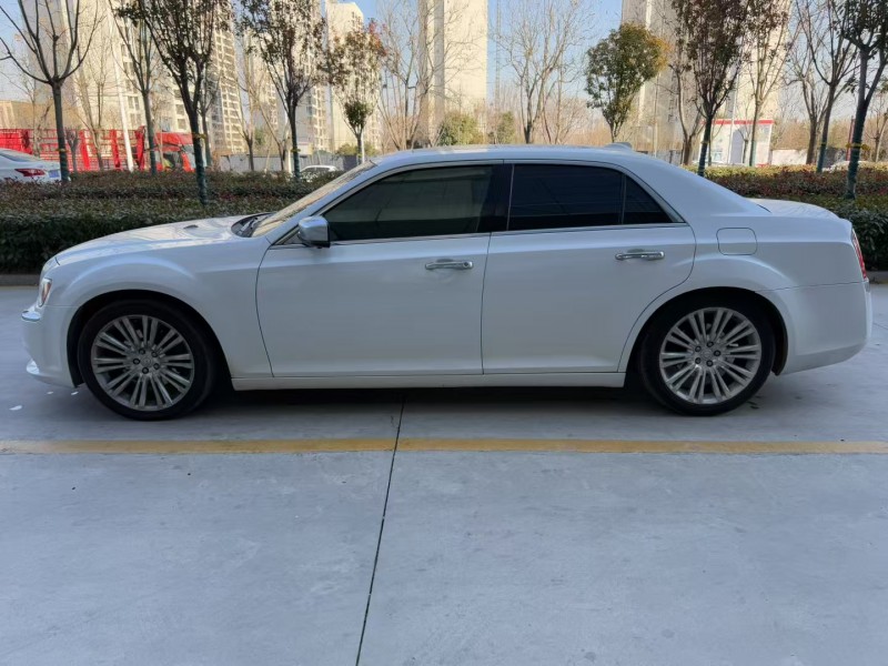 济宁13年克莱斯勒300C7