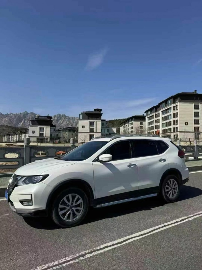 東營18年日產奇駿3