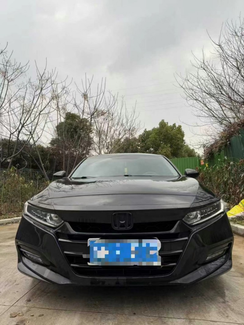 台州19年本田雅阁1