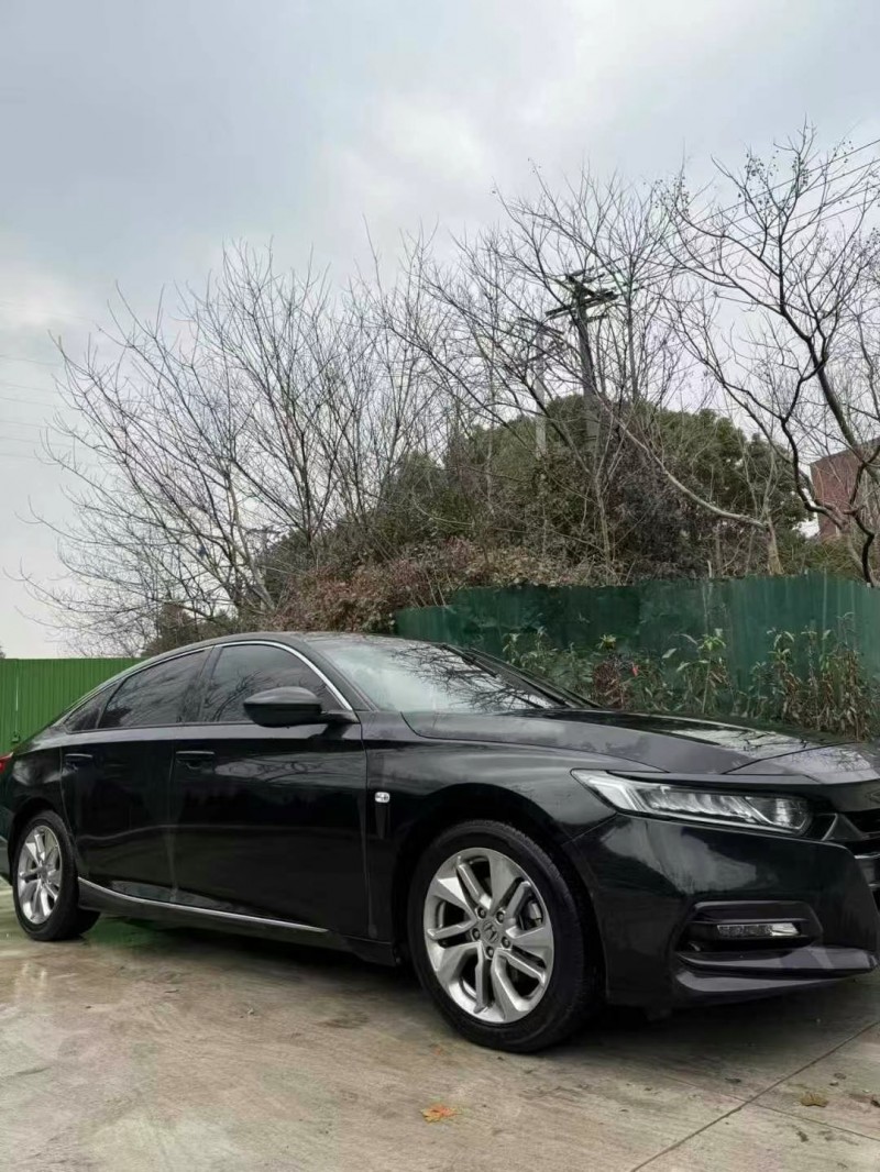 台州19年本田雅阁3