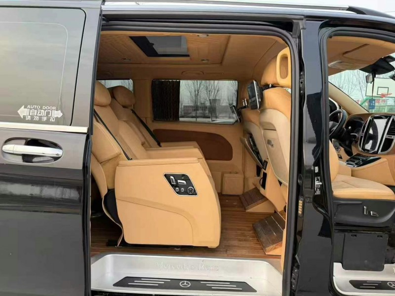 徐州19年奔驰威霆7