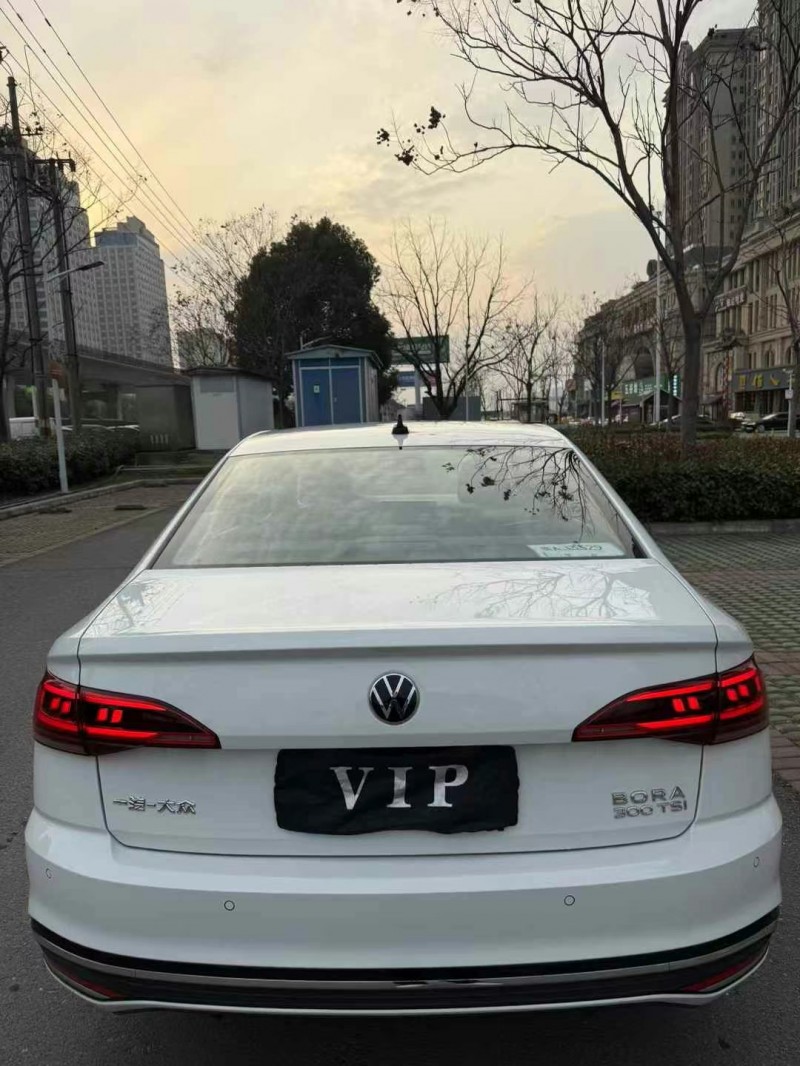 襄陽24年大眾寶來4