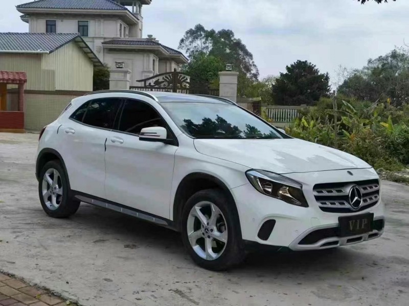 广州19年奔驰GLA2