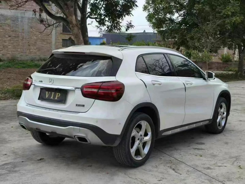 广州19年奔驰GLA7