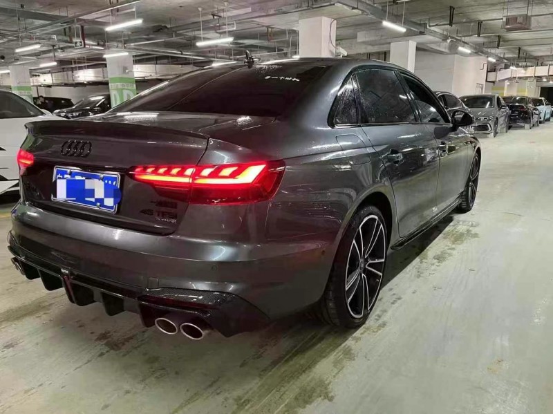 成都23年奧迪A4L7