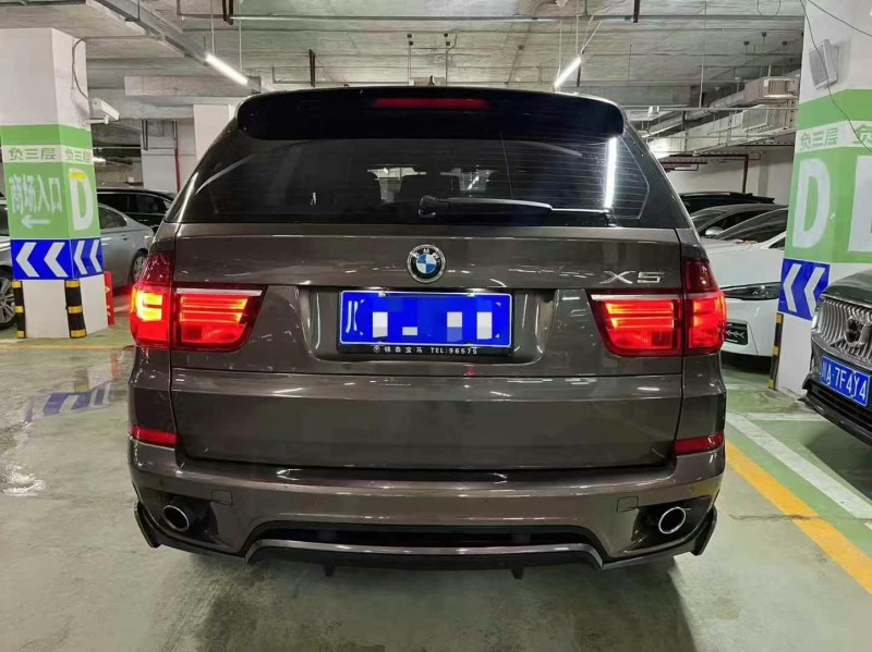 成都13年寶馬X58