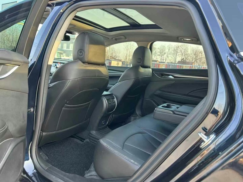 徐州21年别克君越8