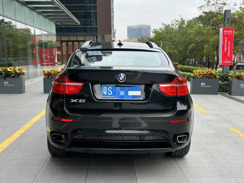 广州12年宝马X69