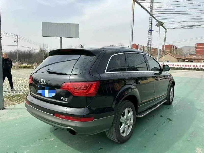 青岛12年奥迪Q77