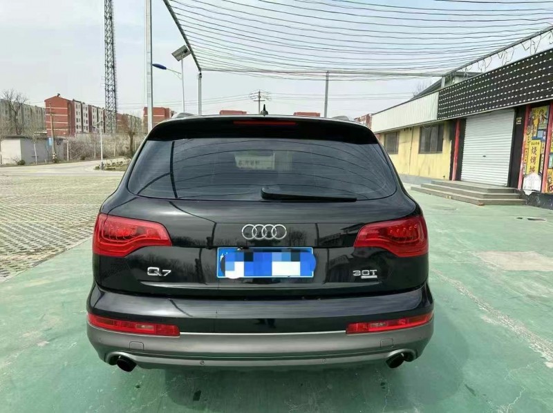 青岛12年奥迪Q79