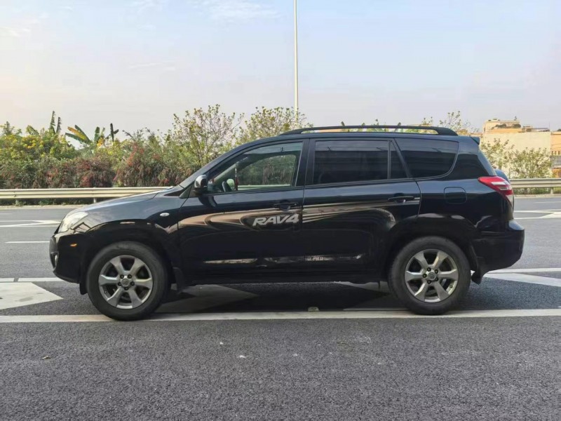 广州10年丰田RAV46
