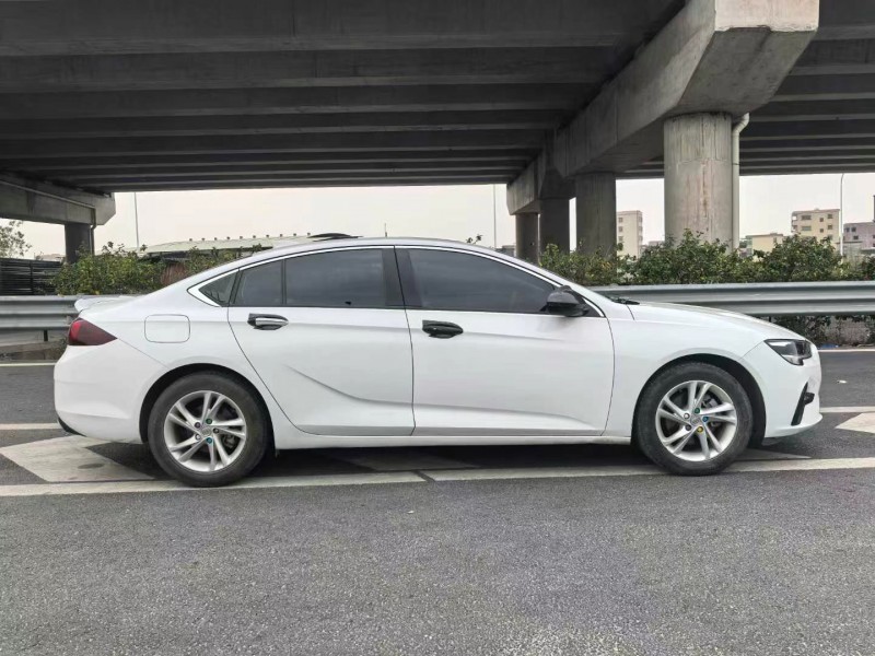 广州21年别克君威4