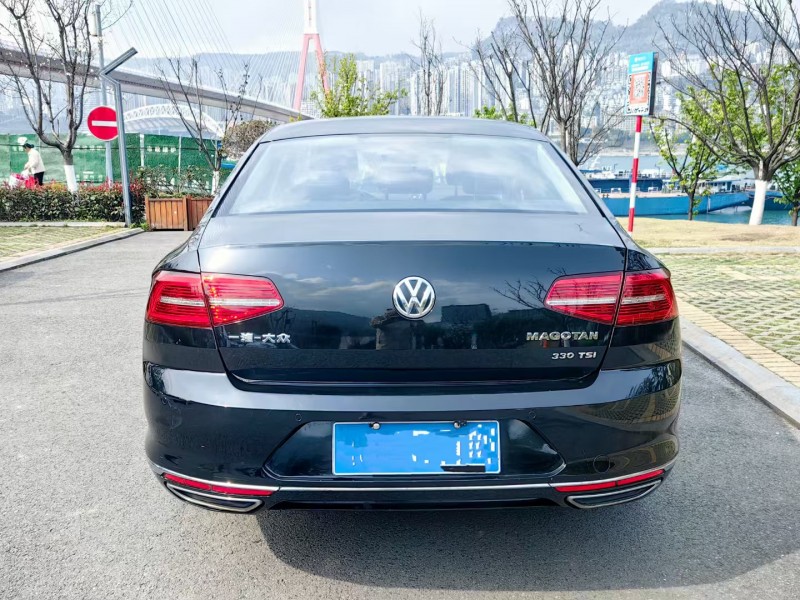 重慶18年大眾邁騰8