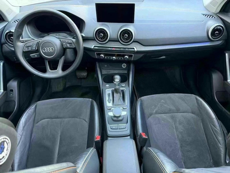 济宁22年奥迪Q24