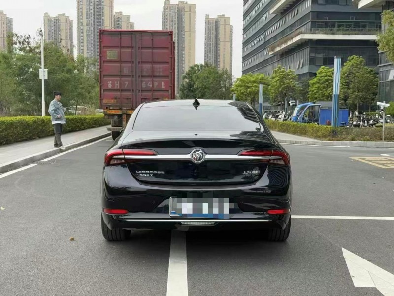 东莞21年别克君越9