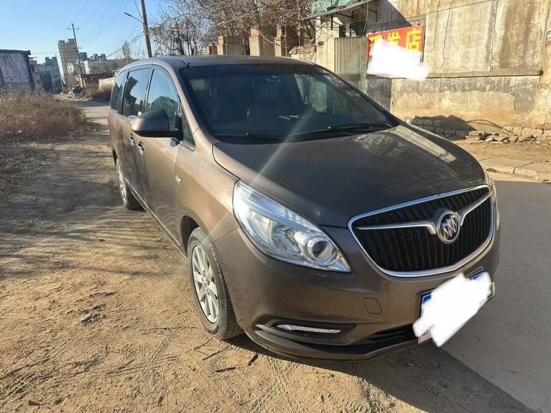 济宁17年别克GL82