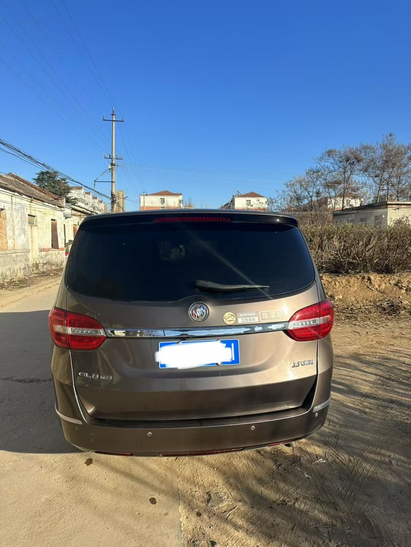 济宁17年别克GL84