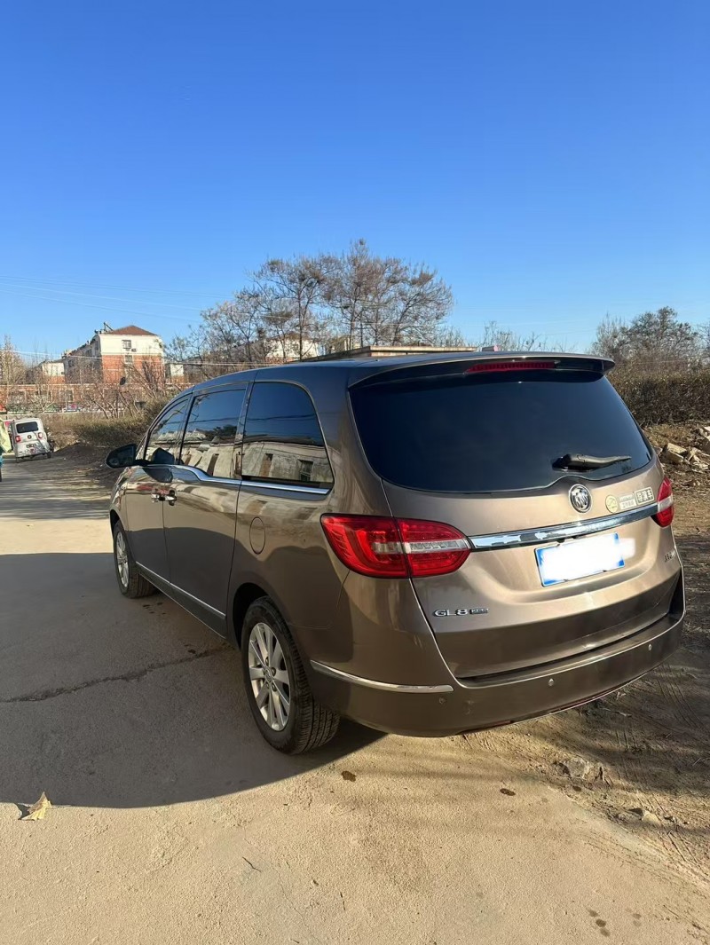 济宁17年别克GL85