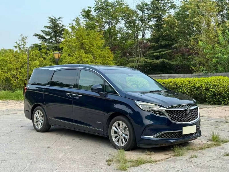 青岛21年别克GL82