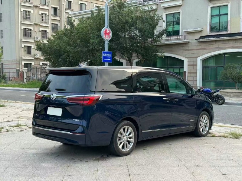 青岛21年别克GL84