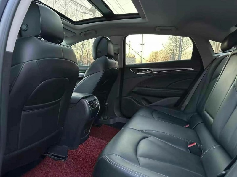 徐州20年别克君越5