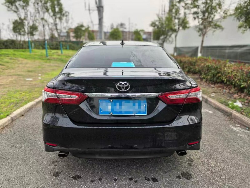 武汉22年丰田凯美瑞3