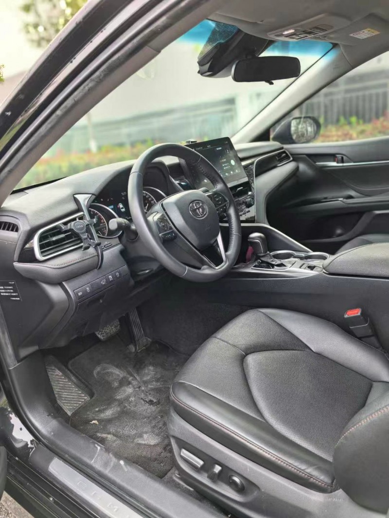 武汉22年丰田凯美瑞9