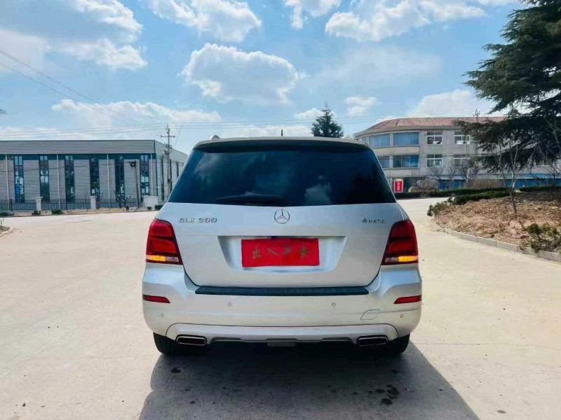 东营13年奔驰GLK9