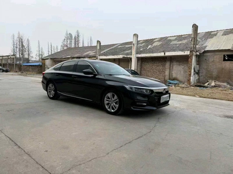 徐州19年本田雅阁3