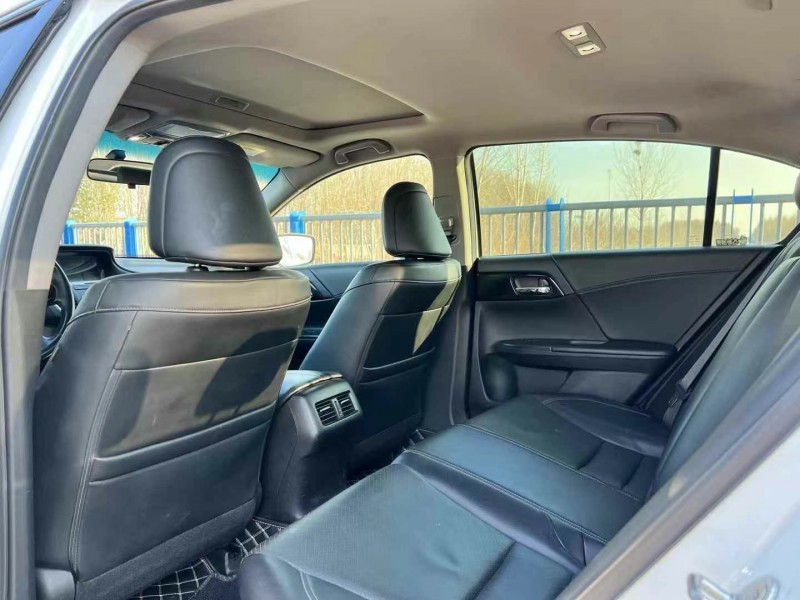 济宁17年本田雅阁6