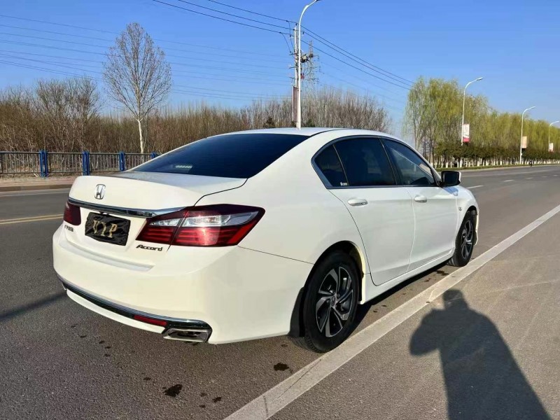 济宁17年本田雅阁7