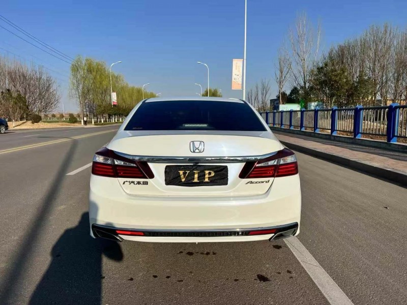 济宁17年本田雅阁9