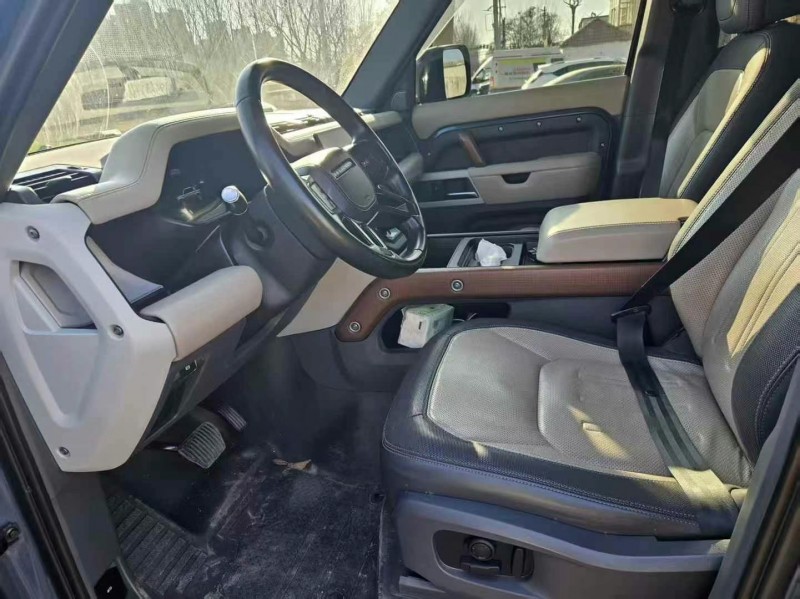 东营21年路虎卫士4