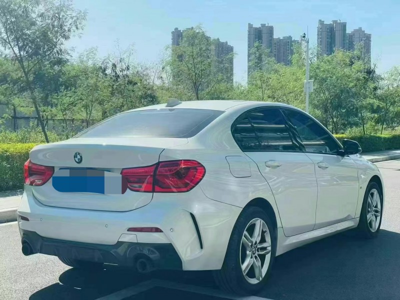 东莞22年宝马1系7