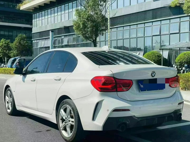 东莞22年宝马1系8