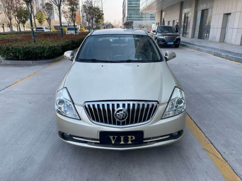 济宁14年别克凯越1