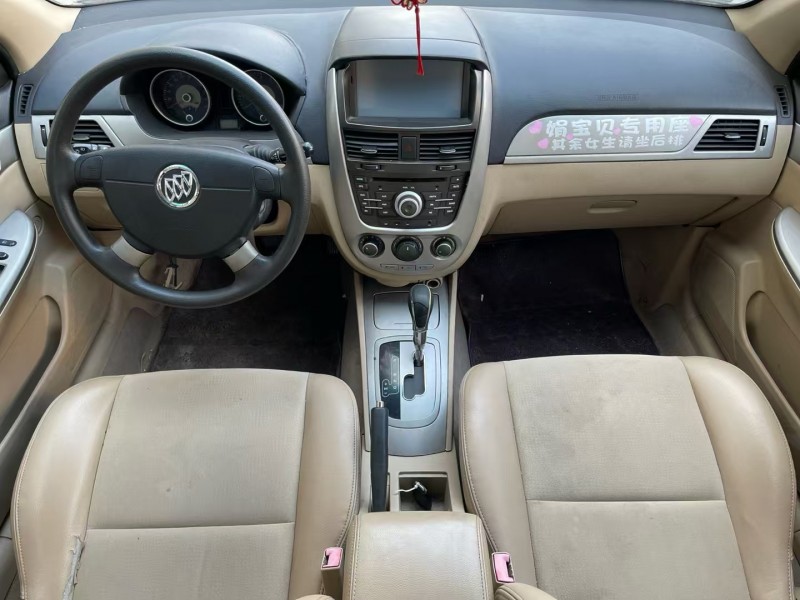 济宁14年别克凯越4