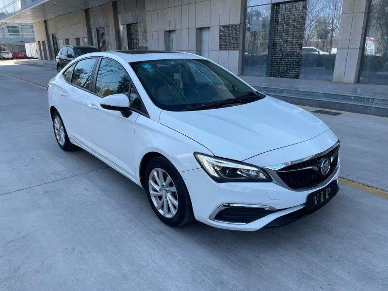 济宁19年别克威朗3