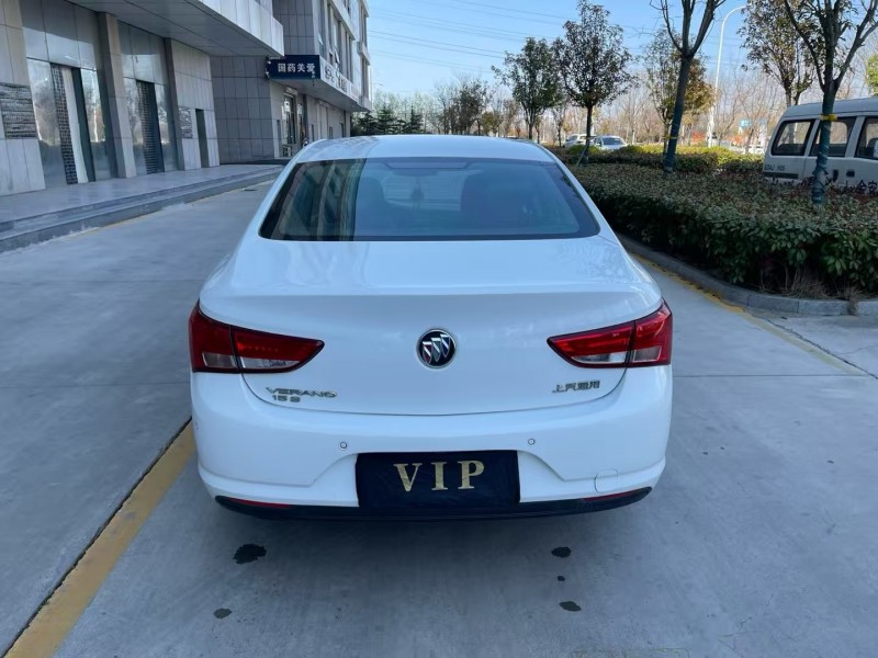 济宁19年别克威朗9