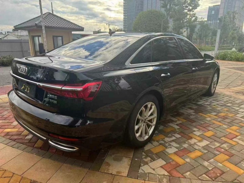 昆明21年奧迪A6L8
