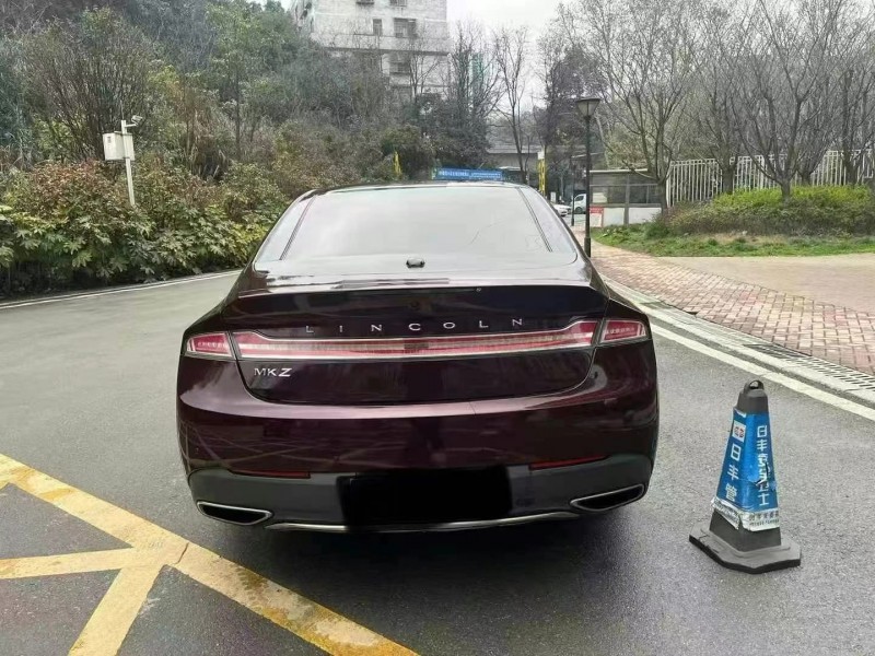 安順16年林肯MKZ9