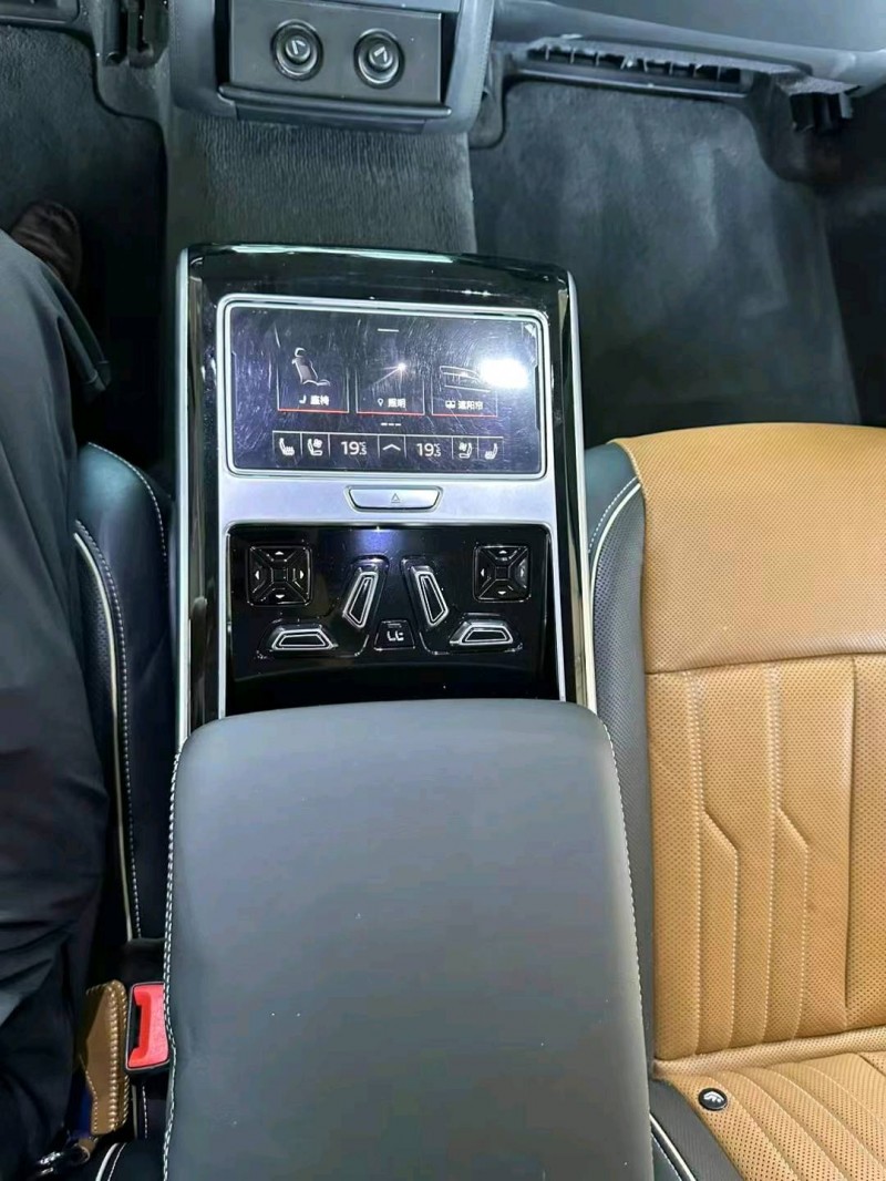 徐州19年奥迪A8L7