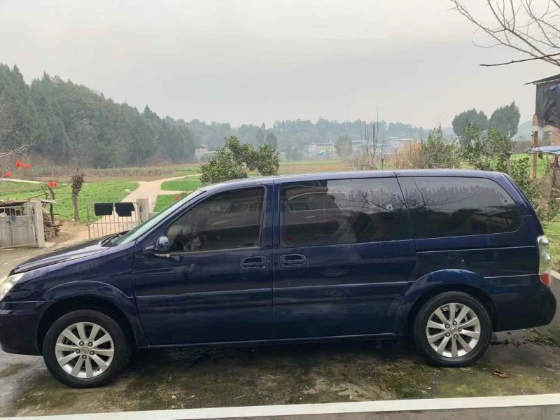 成都16年別克GL89