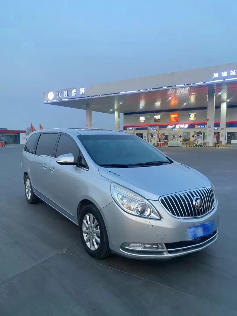 青岛13年别克GL82