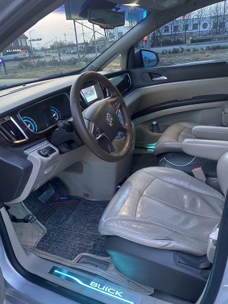 青岛13年别克GL86