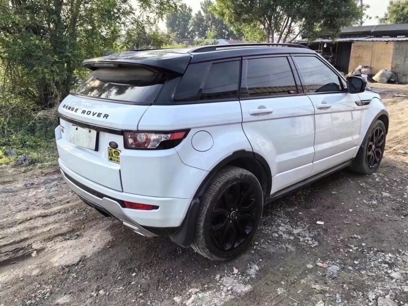 青岛13年路虎极光7