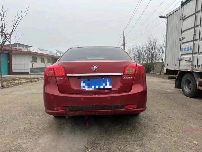 青岛14年别克凯越9