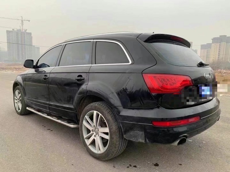 青岛13年奥迪Q78