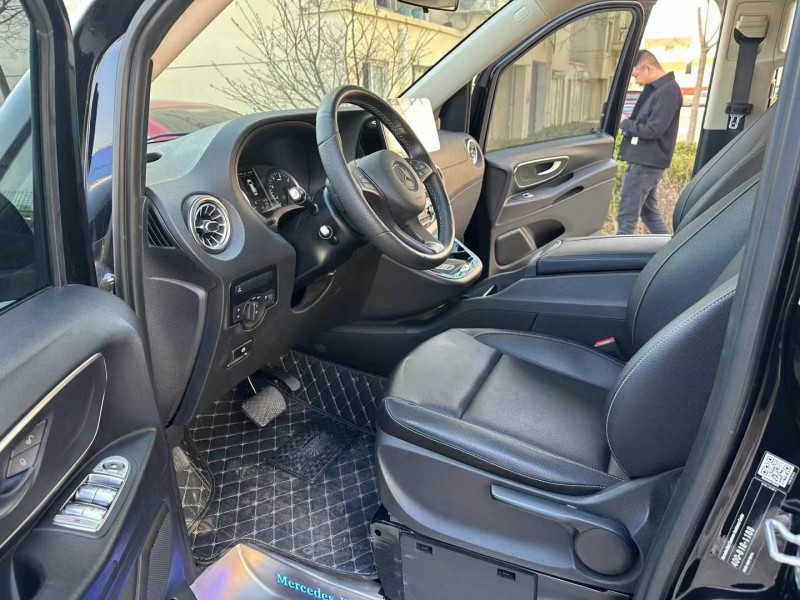 徐州22年奔驰威霆4