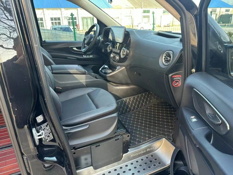 徐州22年奔驰威霆5